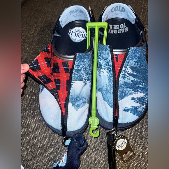 NWT Men’s Crocs Busch Light All Terrain Clogs - Picture 2 of 10